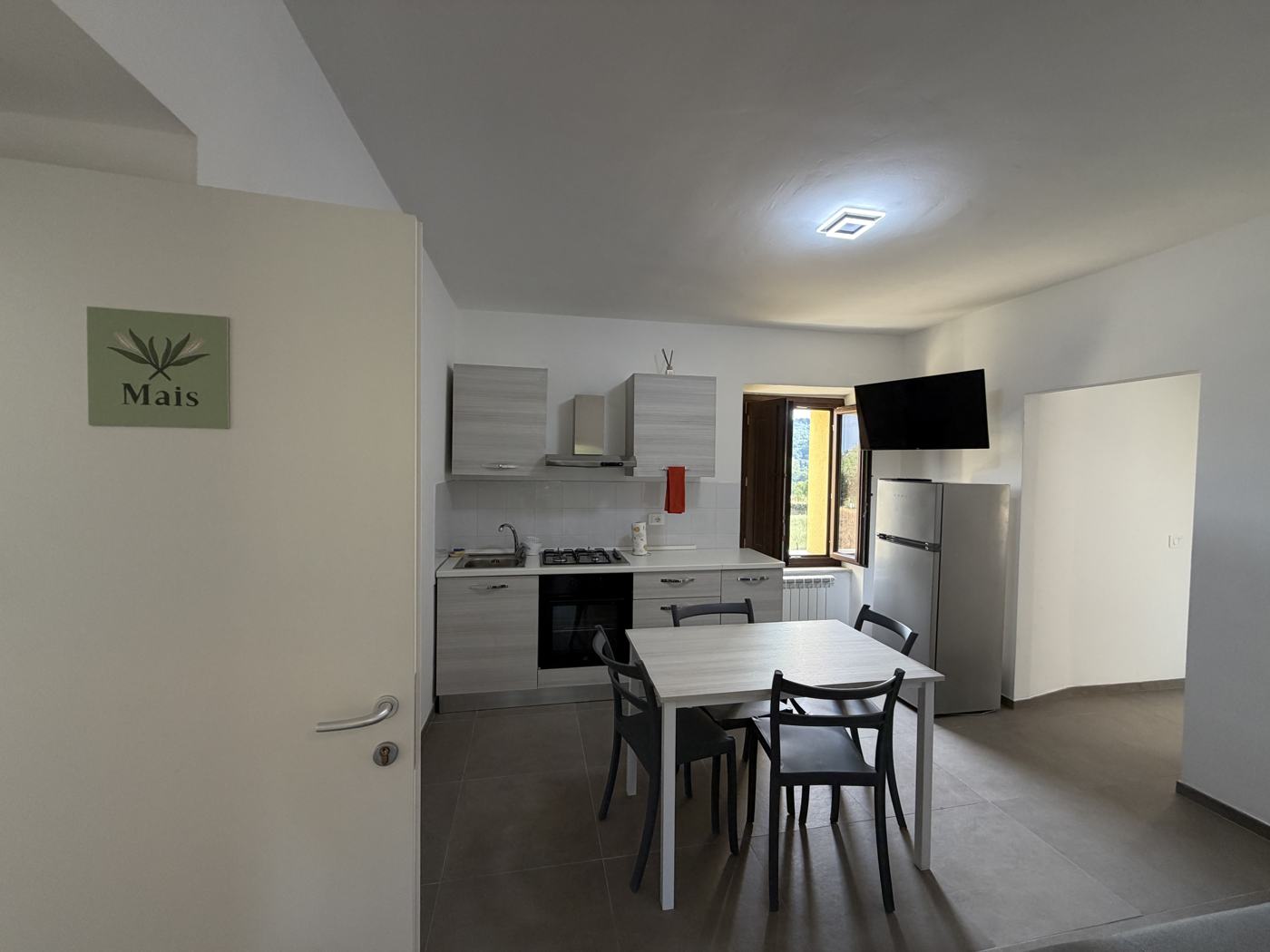 Cucina attrezzata dell'appartamento Mais